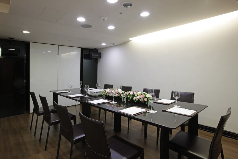 Hotel Sense Тайбэй Экстерьер фото