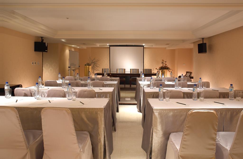 Hotel Sense Тайбэй Экстерьер фото