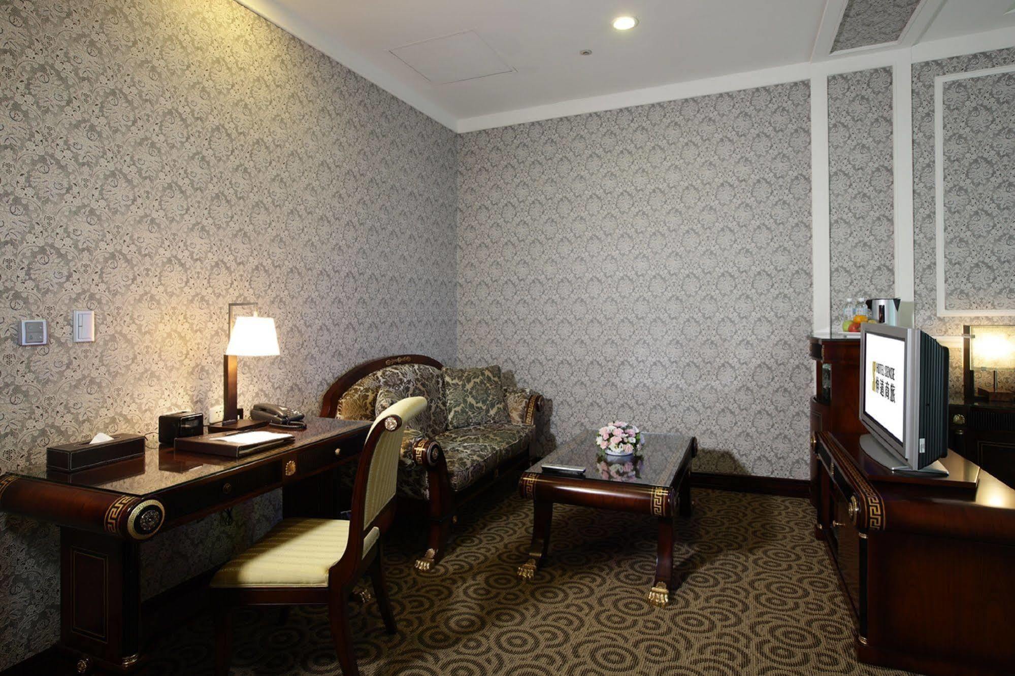 Hotel Sense Тайбэй Экстерьер фото