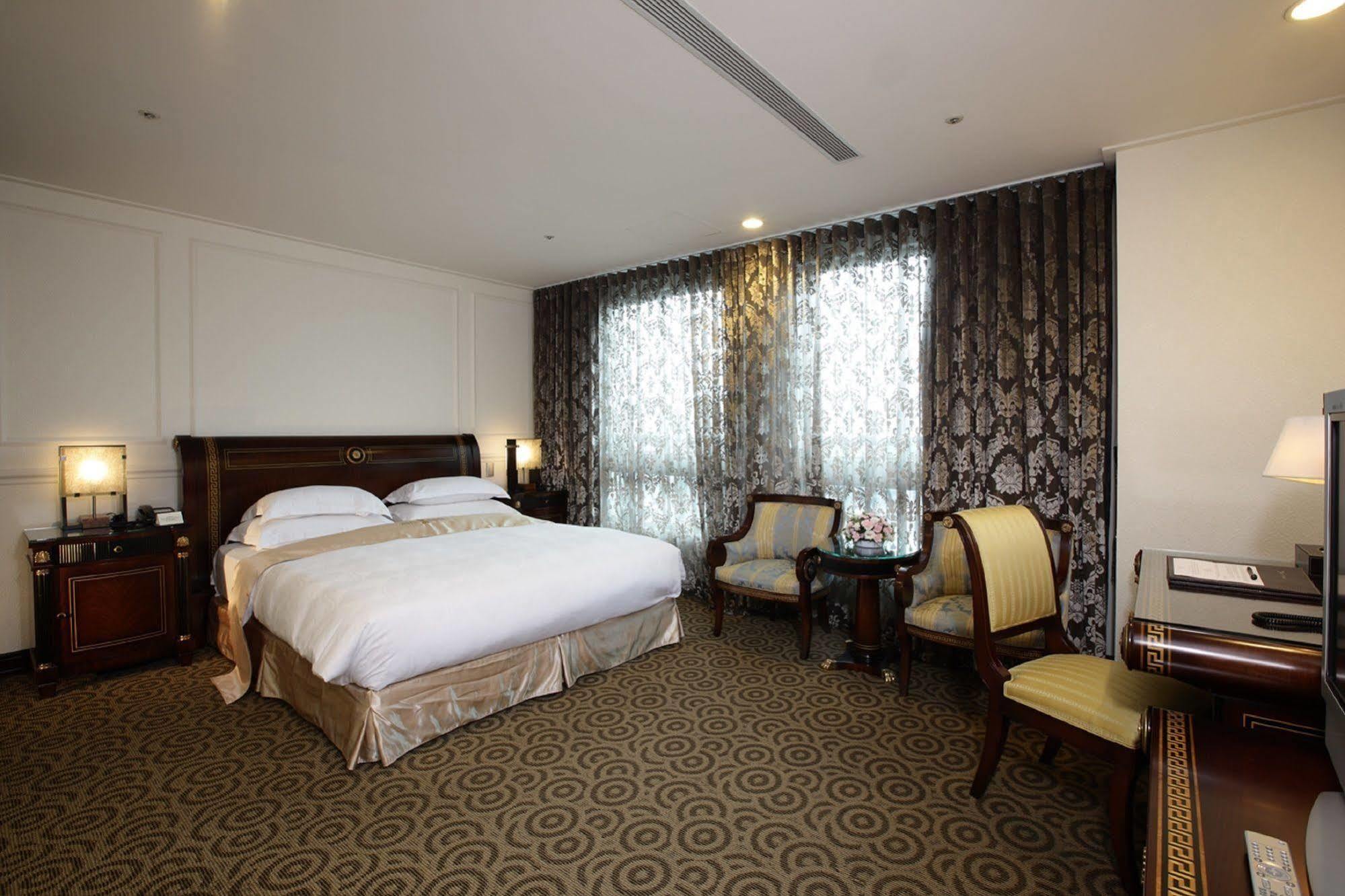 Hotel Sense Тайбэй Экстерьер фото